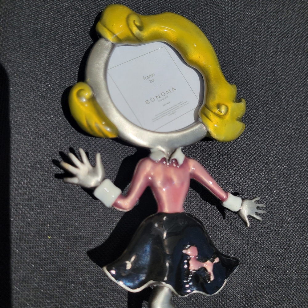 Girl with Poodle Skirt Picture Frame ~ 1950s Vibe! ~ Needs Repair ~ Metal ~ Cute - Picture 4 of 14